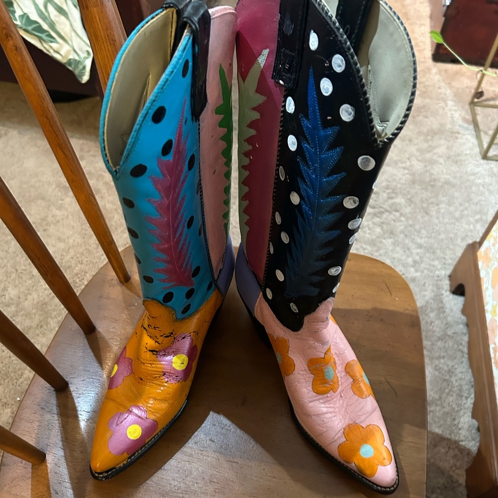 One of a kind hand painted boots - Picture 2 of 6